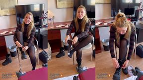 puis petit moment fun avant de sortir de la chambre, toujours sans culotte bien ...