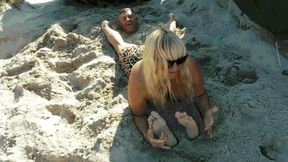 Tickling fun on the beach WMV (1280x720) FHD