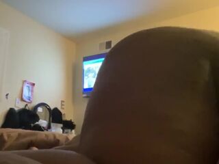 Thick big beautiful woman shaking her butt during the time that her parents is gone !