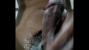 tắm m&agrave_ nứng th&igrave_ biết l&agrave_m thế n&agrave_o