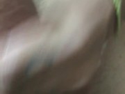 Pov: jovem versátil masturbando o cu e o pau enquanto fala putaria