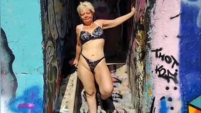 Tu aimerais me prendre sur ces escalier &agrave_ la vue de tout le monde