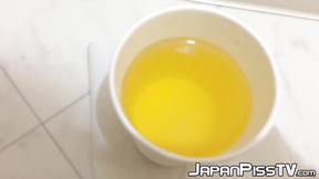 ”Kinky girl from Japan keeps track of how much she can pee”