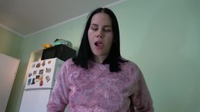 Anna in a Fluffy Sweater Gives a Blowjob and Cums
