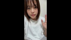 【ズボン越しにオナニー】一般素人女子大生がお風呂あがりにおまんこを触ってオナニー姿が興奮する。
