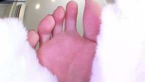 Salome's fluffy slipper tease (Tiny3DX 16)