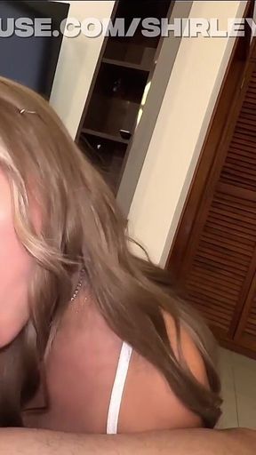 Just a College Babe with a Big Booty Looking for Some Fun with Strangers. Raw Sex Fuck