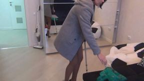 Lame leg due to sore knee d