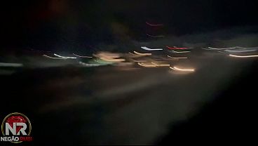 Essa Novinha n&atilde_o perdeu tempo caiu de boca no pau desse neg&atilde_o enquanto andava de carro pela cidade