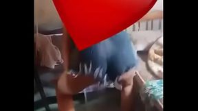 Novinha Dan&ccedil_ando Funk de shortinho