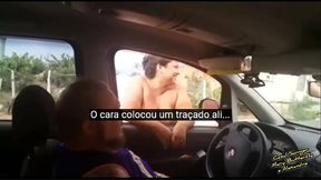 Nua me exibindo em locais p&uacute_blicos movimentados e durante o per&iacute_odo diurno