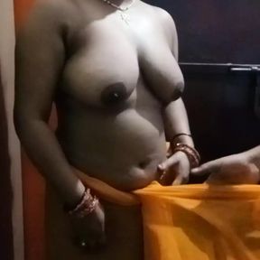 Most beautiful bhabhi are in yellow saari wants to hard fuck.