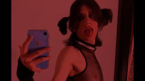 Goth slut loves to break her cunt with big objects