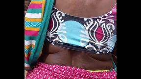 Very huge ass and backless of desi saree aunty