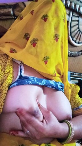 Desi bhabhi sexy boobs self injoy