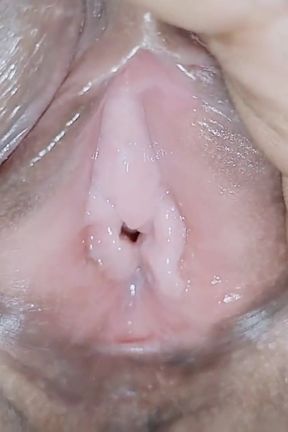 It's so Good to Fuck with a Tps Officer Until My Pussy Squirts. Latest Indonesian Abg