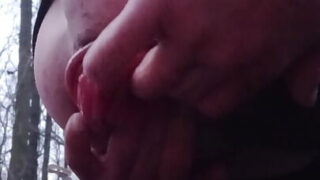 Ragazzi amatoriali allargano i loro buchi con un intenso fisting solitario e masturbazione