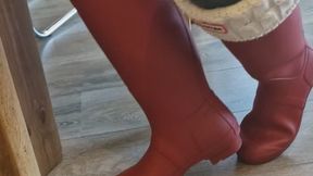 I take a little toy-guy in my Hunterboots and shake them