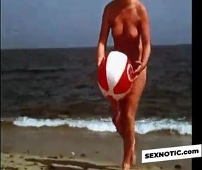 Vintage German Nudists at the Beach - Sonnenfreunde 1980