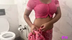 Uncle fucked aunties' sister when she was bathing.