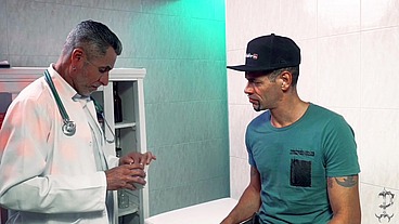 Enfermeiro Ajuda Doutor a Foder os Pacientes!Consultório Profanus 2: Plantão Duplo - O FILME (COMPLETO)