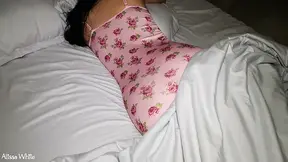 Woke-up amateur girl with stunning booty gets banged in doggy style