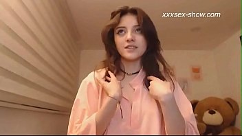 Pretty girl orgasm by sextoy