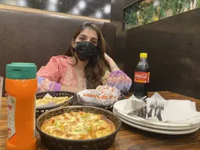 I Meet A Fan And I Let Him Stay At My Home(Hindi Audio)