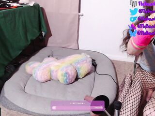 Cute ravebunny gets stretched out Stream VOD