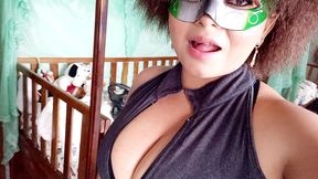 lista para hacer porno casero! me visto sexy y me preparo para ir a follarme a mi padrastro en su aniversario de bodas