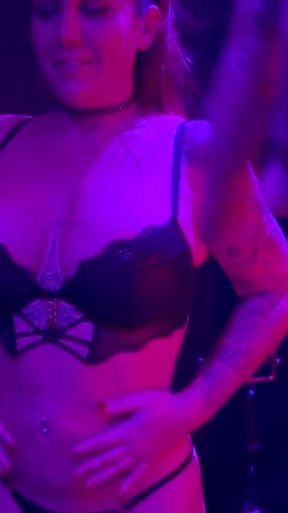 Ava Queen Swinger Night