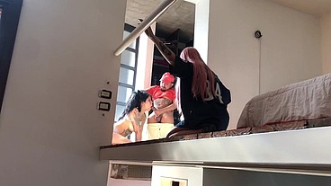Pequei meu amigo no fraga comendo uma gringa gostosa