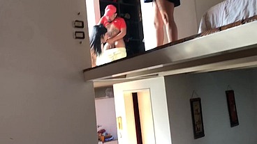 Pequei meu amigo no fraga comendo uma gringa gostosa