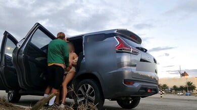 Young Filipina spills creampie during outdoor car sex in roadside parking