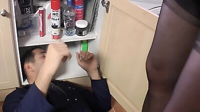 UK mature in stockings fucks repair man