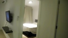 la puta de mi hermanastra se coje al plomero, se coje a mi novio en la habitacion y desp, completo