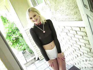 Small Sweetheart Natalia Queen Craves Greater quantity Of Bryan Gozzling's Coarse Banging