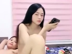 amateur jhulia cute fingering herself on live webcam