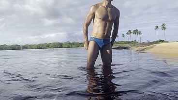 Naked and Jerking off inside a Lagoon
