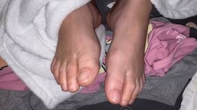 ANOTHER JERK OFF OVER BARE TOES - FULL HD