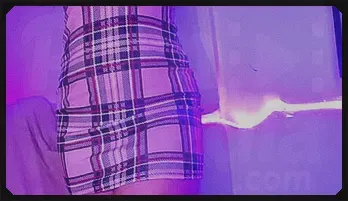 Twerking Temptation: Sizzling Brunette Seduction