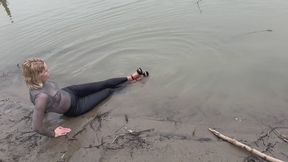 Wetlook and masturbation outdoor