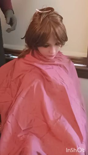 Lindsey gets a pixie cut