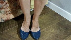 Toe wiggling in leather ballet flats WMV