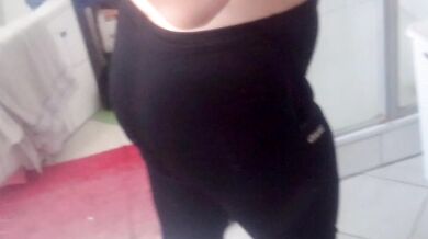 Big Ass Teen Girl send me Ass Video in tight Jogging pants