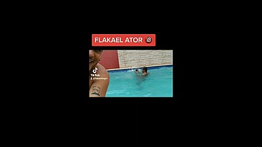 Novinha no pelo Flakael