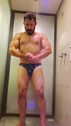 Victory Shower - POV with Gouine Wrestlin