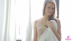 Libidinous &amp; Captivating Mafer H Plays With Her Pink Cunt!