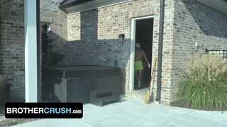 Bored Step Brothers Jesse Bolton &amp; Jack Bailey Get Wild While Cleaning The Pool - BrotherCrush