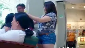 Asiática Gordita con Pantalones Cortos